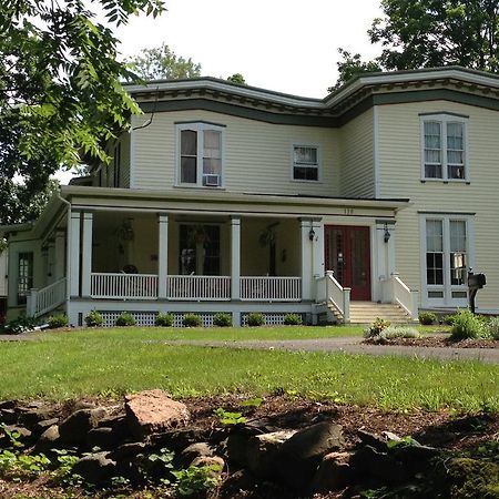 Finger Lakes Bed And Breakfast Penn Yan Exteriör bild